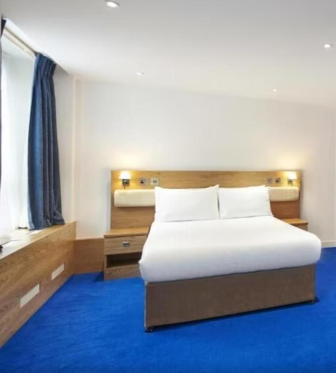Cozy Rooms In London And Manchester Exterior photo